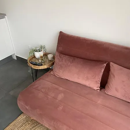Adorable Studio Neuve En Jean-de-luz *